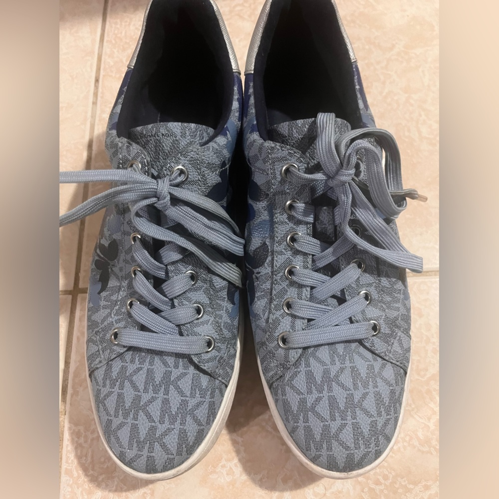 Michael Kors Sneakers with MK logo and butterfly graphic print. Size 9M